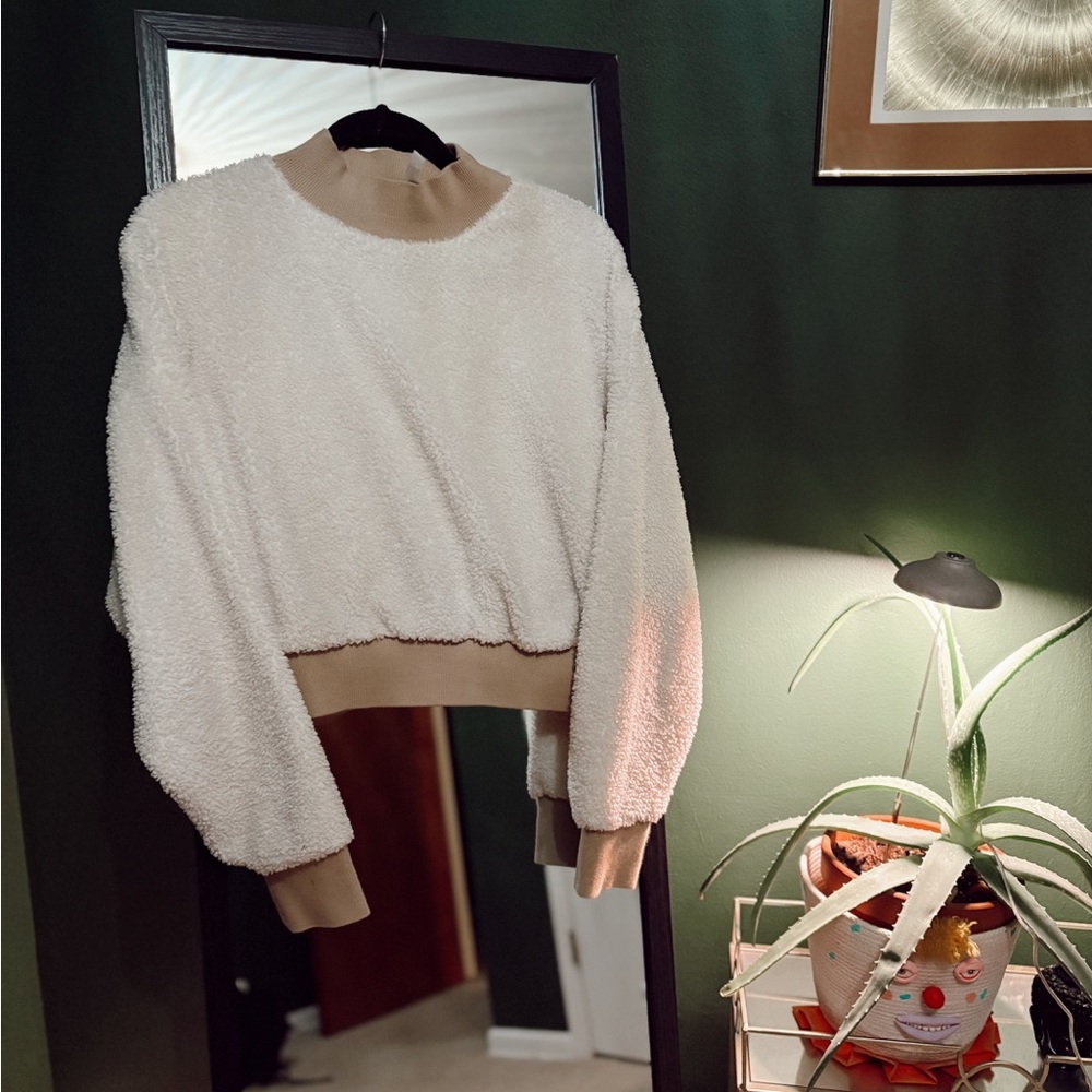 Fabletics Cozy Cream Cropped Sweatshirt